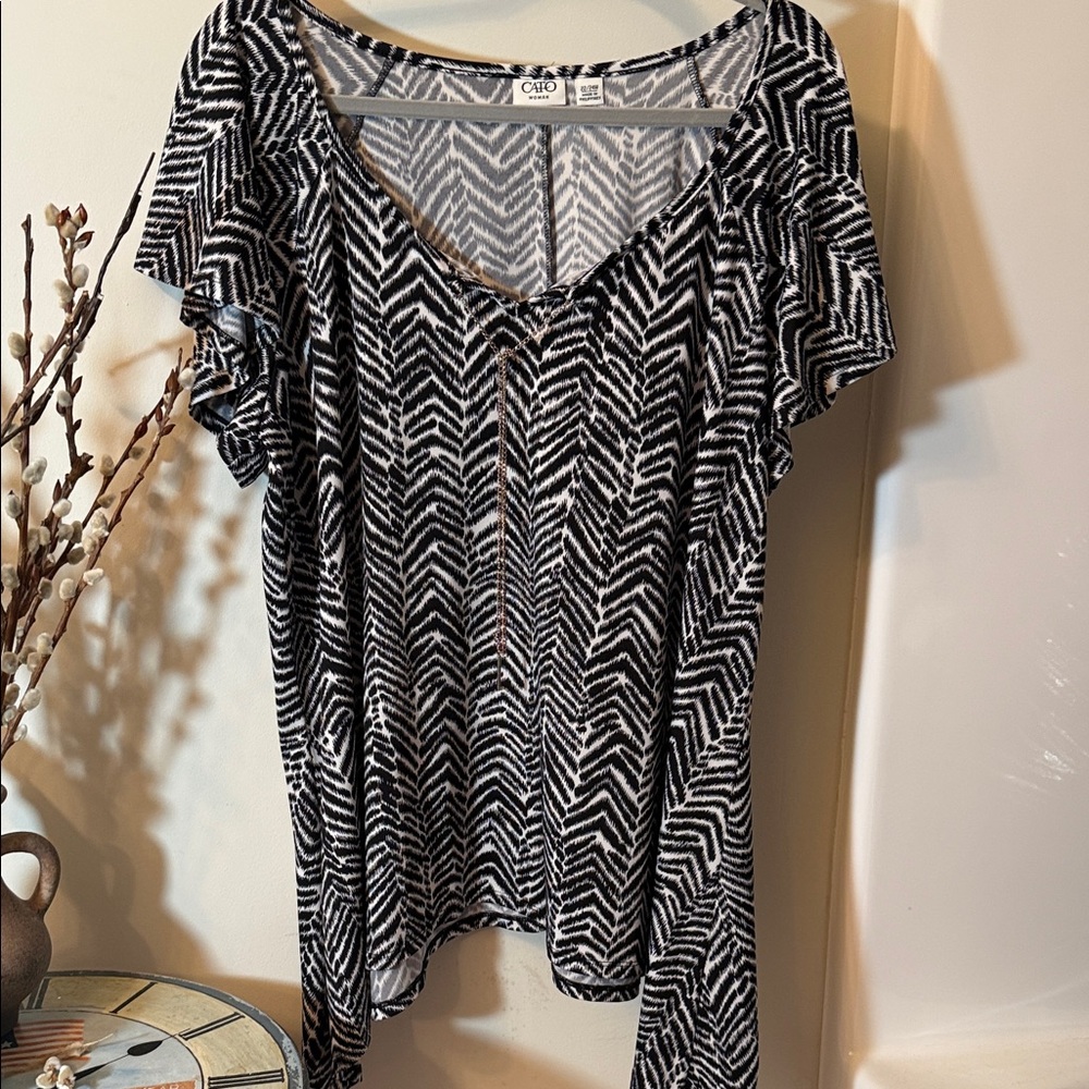Cato Black and White Chevron Blouse